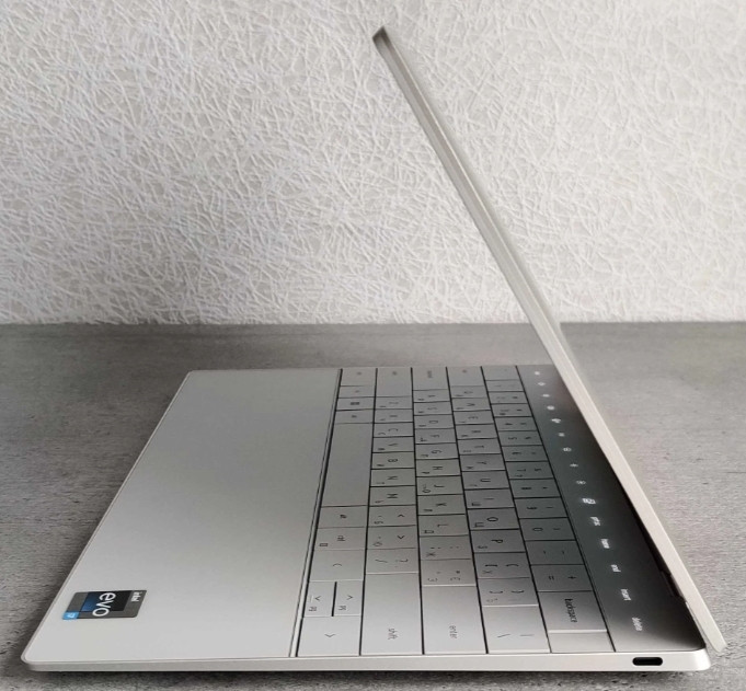 Ноутбук: DELL XPS 9320 Plus ( 13.3 OLED 3.5K , i7- 1260p Харьков - изображение 8