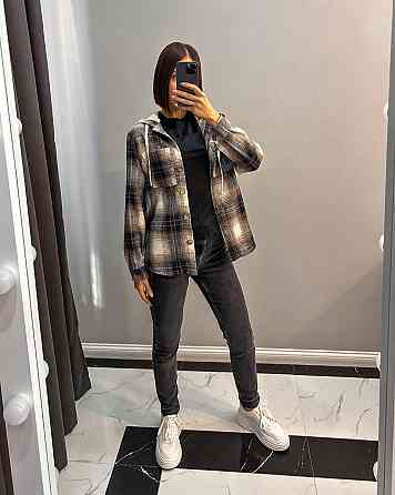 Женская повседневная рубашка в клетку на пуговицах с капюшоном коттон + трикотаж Коричневый, 44 Одесса