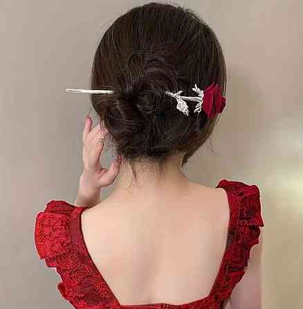 Шпилька для волос с декоративной розой, красная, 1 шт Киев