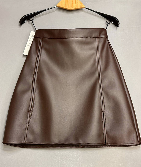 Юбка женская Gritana 956 из экокожи короткая с разрезами коричневая, коричневый, XS Киев - изображение 4