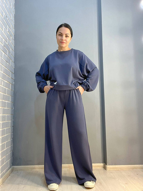 Костюм жіночий CREP 82287 біфлекс світшот резинка нашивка та брюки палаццо широкі від стегна графіт, Одеса - фото 1