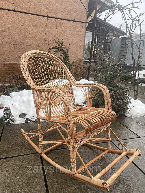 Крісло-гойдалка плетена з підставкою для ніг Київ - фото 4