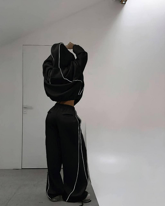 Женский теплый костюм двойка свободного кроя турецкая трехнить пенье с начесом Чорний, 42 Одесса - изображение 3