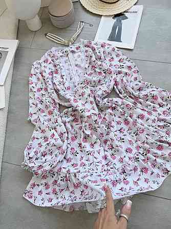 Женское романтичное мини платье в цветочный принт с кружевом софт / штапель Одесса