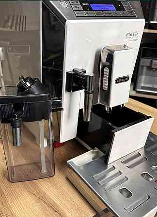 Кофемашина: Delonghi Eletta Cappuccino Top ECAM 45.760W. Харків