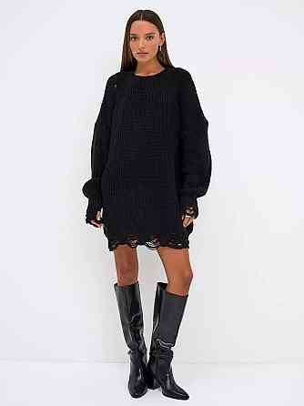 Жіноча затишна тепла сукня вільного силуету з рваним ефектом машинне в'язання Чорний Одеса