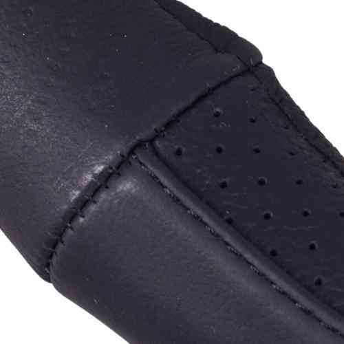 Чохол на кермо 605 M чорний шкіра перфорований BO Харків