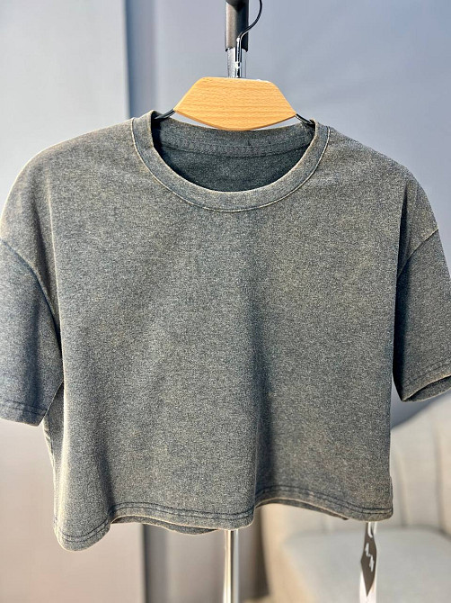 Футболка женская A-N 2308 вареная тай-дай короткая широкая кроп-топ one size серая, серый, one size Киев - изображение 3