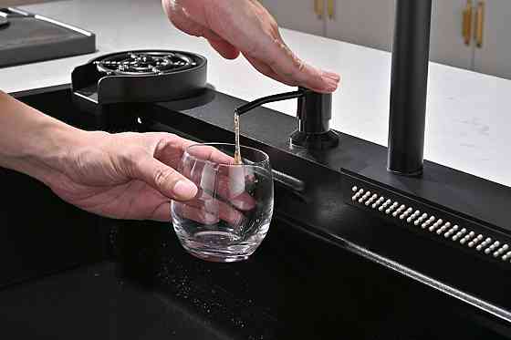 Кухонна мийка водоспад Willda чорна / Nano Black 75x46x22 см (375777766) Київ