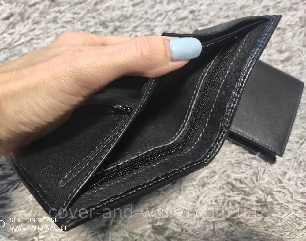 Мужской кожаный кошелек вертикального формата на магнитной фиксации MD 22-633 Киев - изображение 8