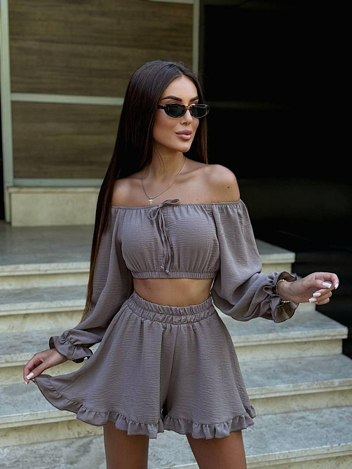 Женский легкий романтичный костюм двойка: топ и шорты американский креп жатка Мокко Одесса - изображение 7