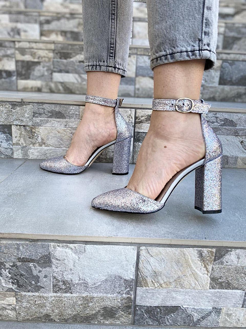 ARLEN Жіночі босоніжки срібні із закритим носком літні з натуральної шкіри на підборах ARLEN Бо Коломия - фото 6