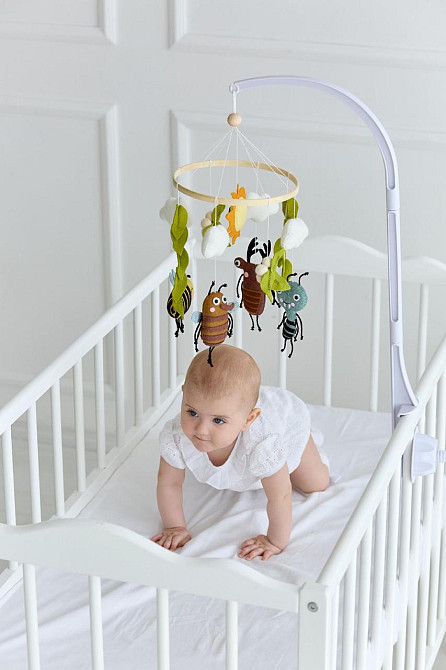 Детский музыкальный мобиль на кроватку для младенцев WoollyFox 