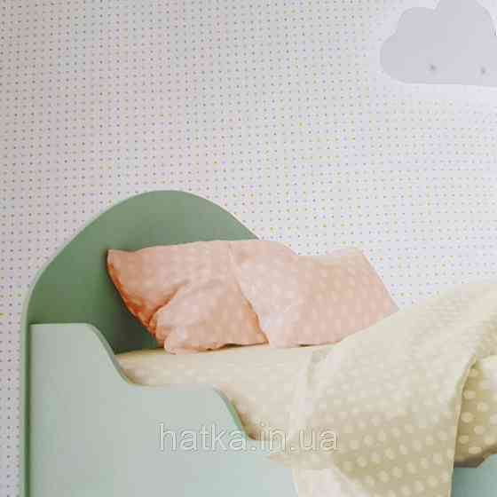 Шпалери вінілові на флізеліні AdaWall Ada Kids метрові дитячі кухлі жовті зелені рожеві на білому Київ