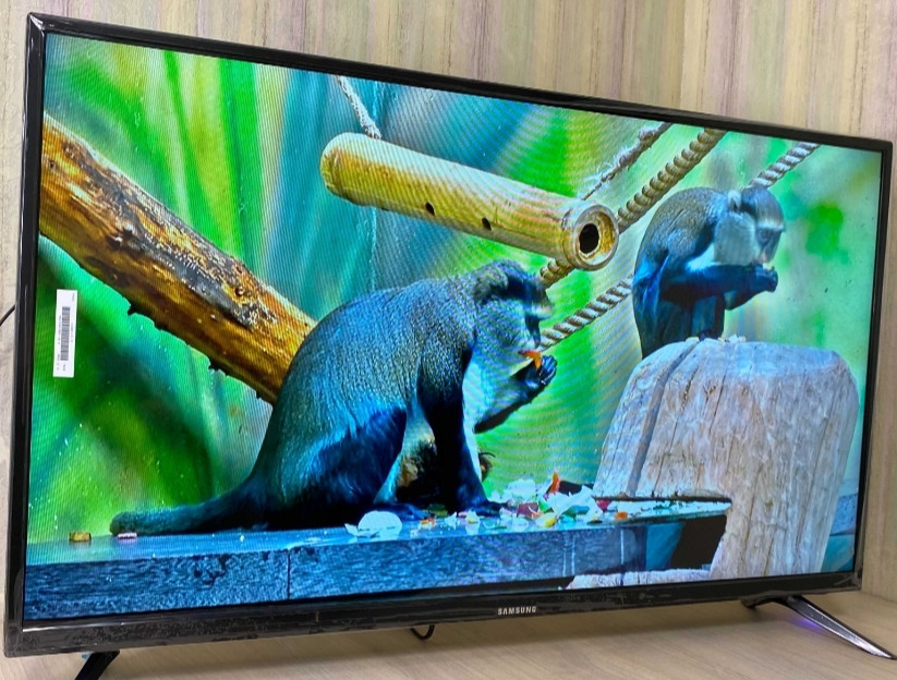 Телевізор Безрамний: 32" 4K HDR Smart TV, T2. Харків - фото 4