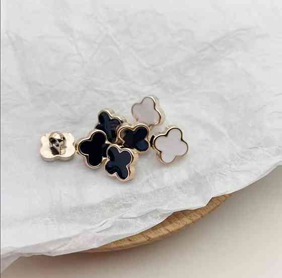 Ґудзики для шиття декоративні конюшина чорні білі для одягу та рукоділля, набір ґудзиків 20 шт Київ