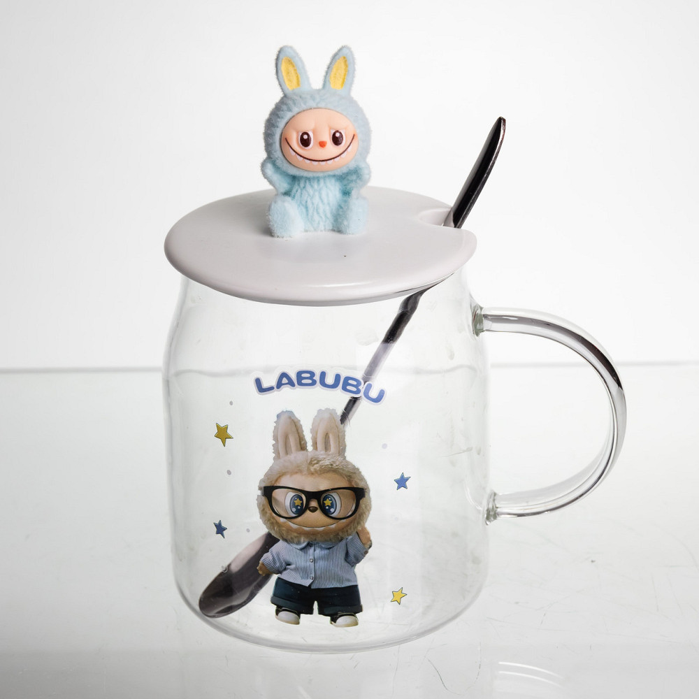 Yiwu Новорічна велика скляна чашка "Лабубу" з кришкою та ложкою 600 мл, Святкова кружка чашка д Коломия - фото 2