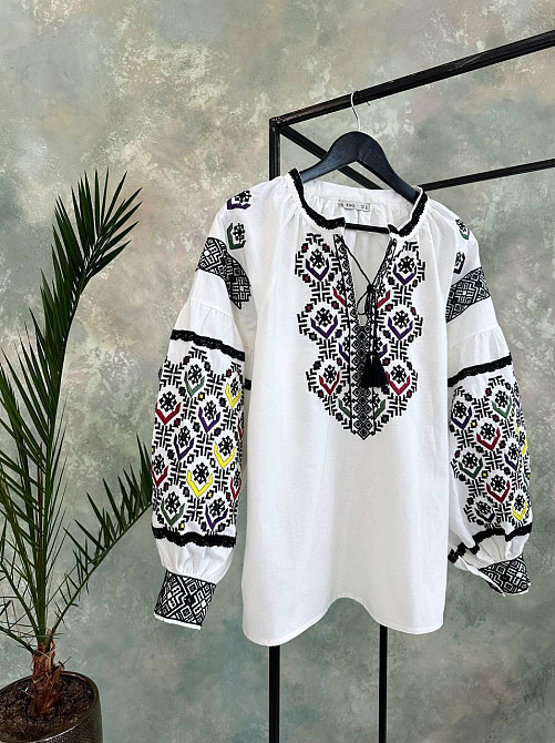 Женская праздничная современная вышиванка с объемным рукавом 80% хлопок, 20% полиэстер. Одесса - изображение 3