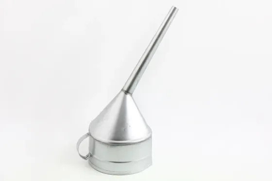 Лейка метал. дизель 1.5л носик вузький косою усил. оцинкована (під клапан) Вінниця