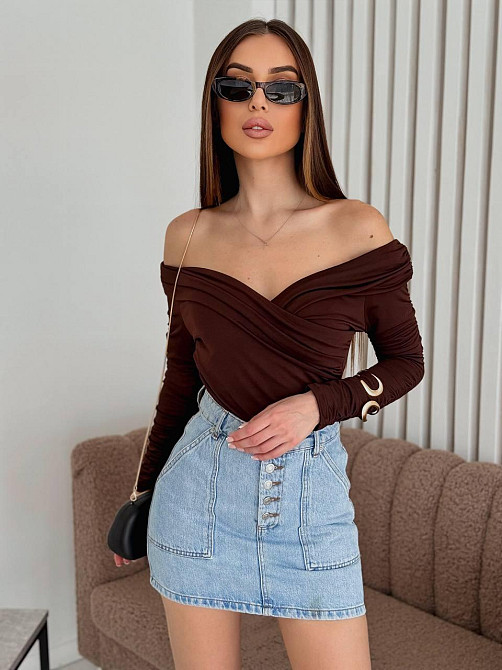 Женский романтичный боди с открытыми плечами трикотаж масло Шоколад Одесса - изображение 1