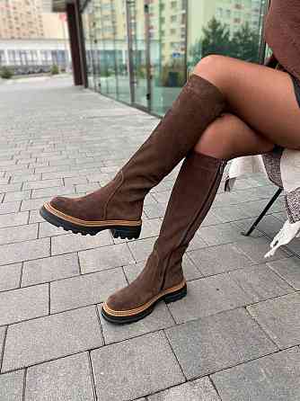 Чоботи жіночі 3004 на плоскій підошві коричневі зимові з натуральної замші / Чоботи замшеві зим Коломия