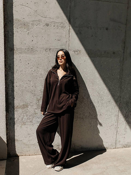 Женский повседневный оверсайз костюм двойка: кофта и штаны трикотаж пума рубчик Шоколад Одесса - изображение 7