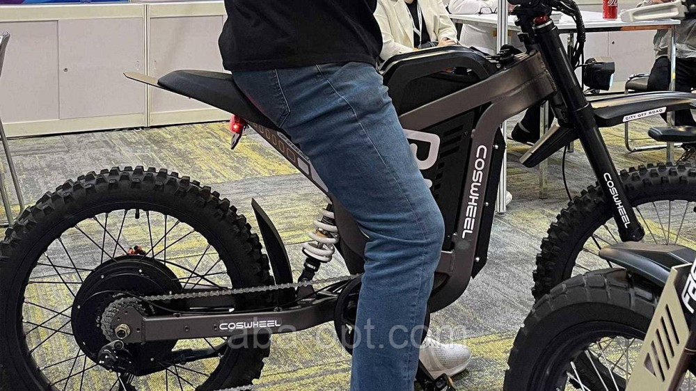 Электромотоцикл для бездорожья COSWHEEL R19 6000W-72V-40Ah 18650 Li-ion шины 19«/19» купить дешево Одесса - изображение 5