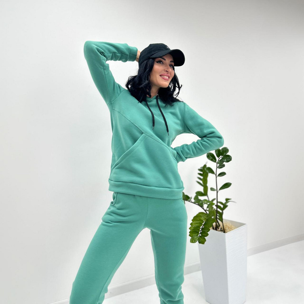 Женский спортивный костюм на флисе 