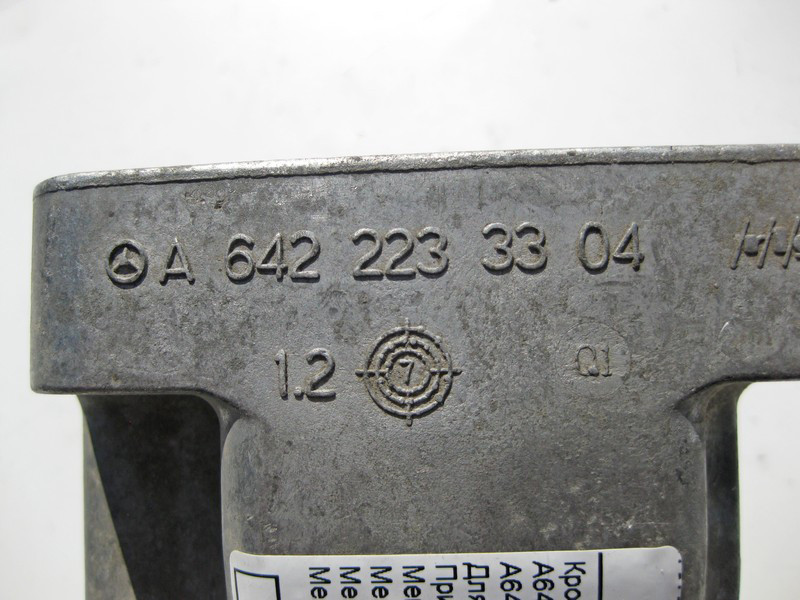 Mercedes-Benz  A6422233304 Кронштейн опори двигуна лівий OM642 V6 3.0 cdi E-Class W212 Одесса - изображение 4