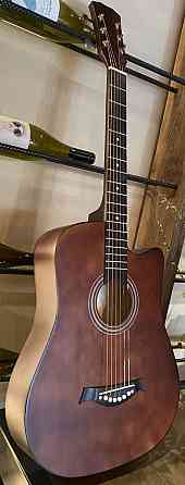 Гітара акустична нова срочно !!  Шикарна акустична гітара шоколадного кольору з вирізом. Харків