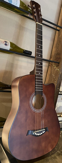 Гітара акустична нова срочно !!  Шикарна акустична гітара шоколадного кольору з вирізом. Харків - фото 2