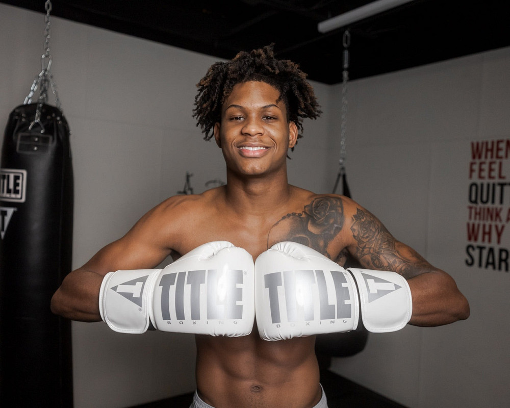 Боксерські рукавиці TITLE Boxing Inferno Intensity Elastic White 18 oz (капа в комплекті) Кам'янське - фото 8