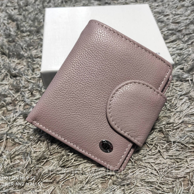 Светло розовый женский кожаный кошелек среднего размера ST Leather Киев - изображение 2