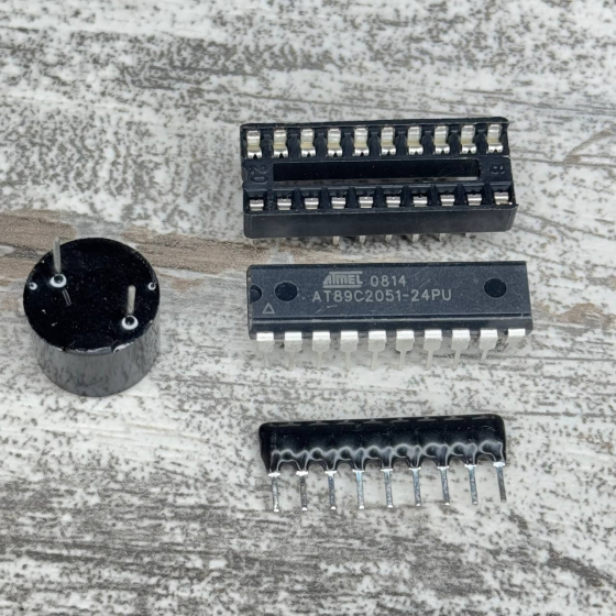 Конструктор электронные часы AT89C2051 4 разряда СОБЕРИ САМ DIY комплект Киев