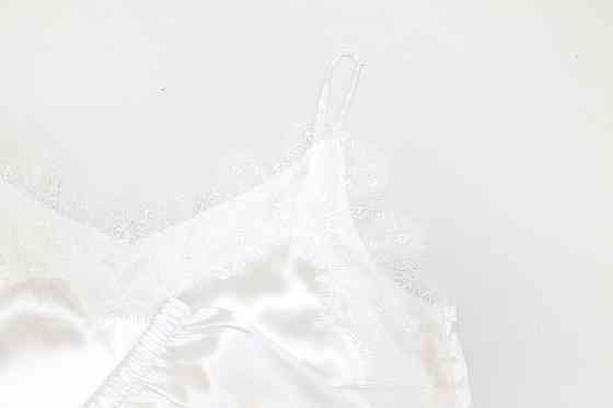 Піжама жіноча атласна майка і шорти з мереживом Білий 48 Харків