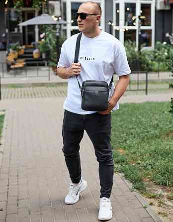 Чоловіча чорна шкіряна сумка на плече Київ