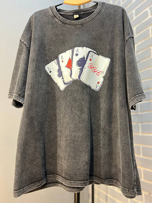 Футболка жіноча L-Y 1165 варена довга оверсайз малюнок карти збільшених розмірів one size чорна, чор Одеса - фото 3