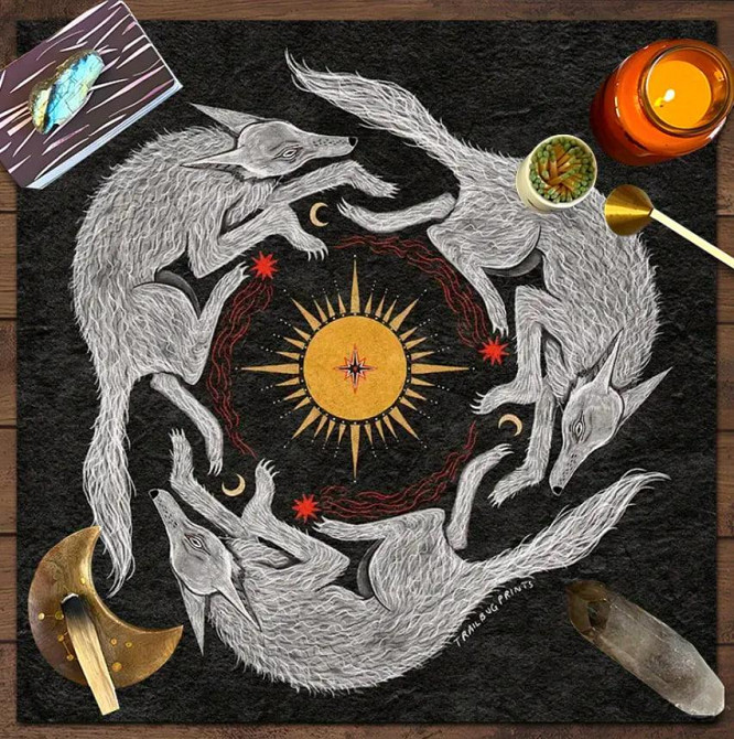 Алтарная скатерть с волками, солнцем и луной 75×75 см — оккультный декор для ритуалов и алтаря Киев - изображение 1