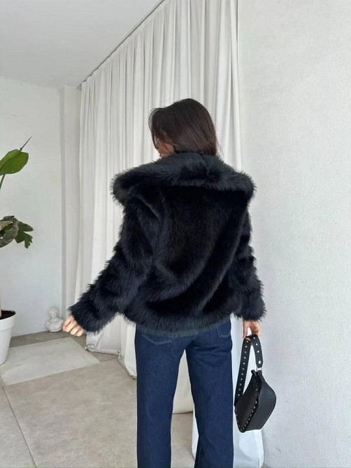 Женская стильная короткая шуба с большим воротником искусственный мех Черный, 42 Одесса - изображение 2