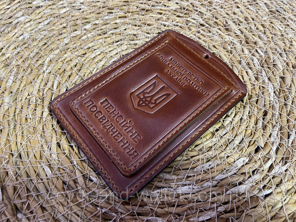 Шкіряна обкладинка для пенсійного посвідчення бордового кольору Київ - фото 1