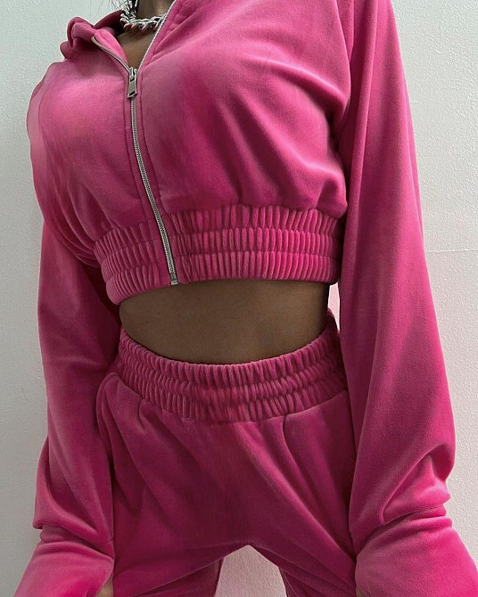 Жіночий повсякденний велюровий костюм двійка з широкими штанами та вкороченою кофтою плюшевий велюр Одеса - фото 5