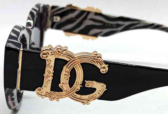 Брендові окуляри жіночі чорні, великі, із золотим лого на дужках. Київ