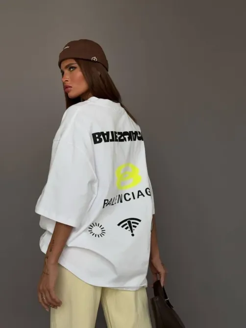 Футболка жіноча з принтом  48 Біла 2664087577 Дніпро - фото 1