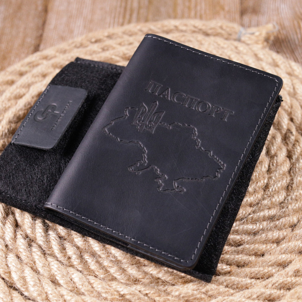 Стильна обкладинка на паспорт у вінтажній шкірі Карта GRANDE PELLE 16770 Чорна Київ - фото 9
