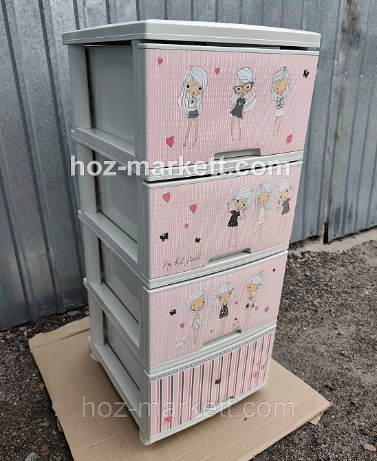 Комод белый пластиковый с декором 