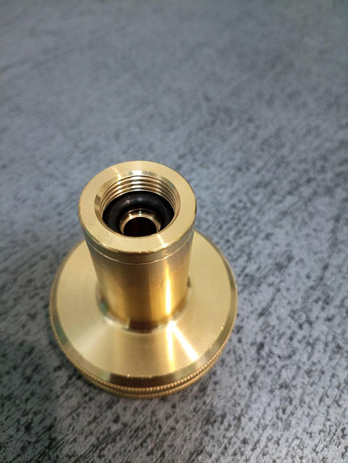 Перехідник для заправки туристичних газових балонів 1 - 5 кг на 3/8