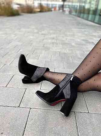 Nivelle Черевики жіночі NIVELLE чорні натуральна замша каблук 9см размеры 35р.36р.37р.38р. (361 Коломия