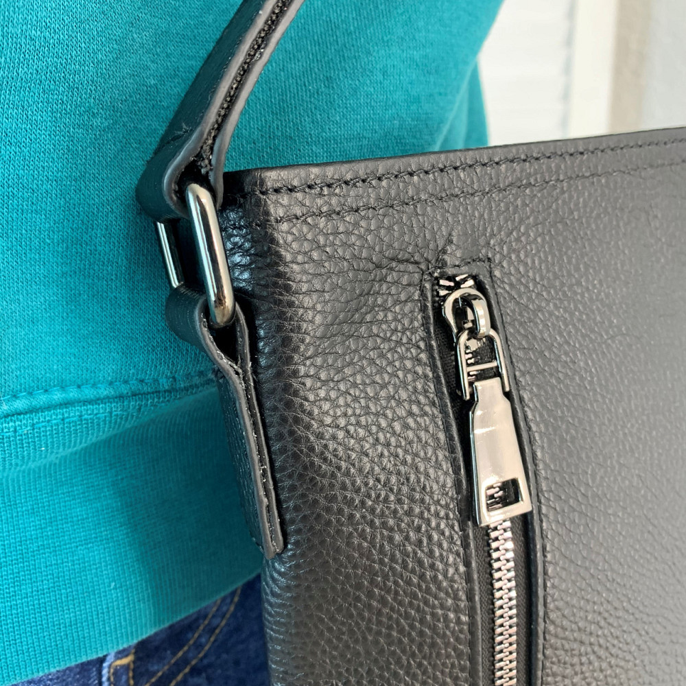 Сумка чоловіча з натуральної шкіри повсякденна через плече барсетка, чорнаMasterSem Київ - фото 4