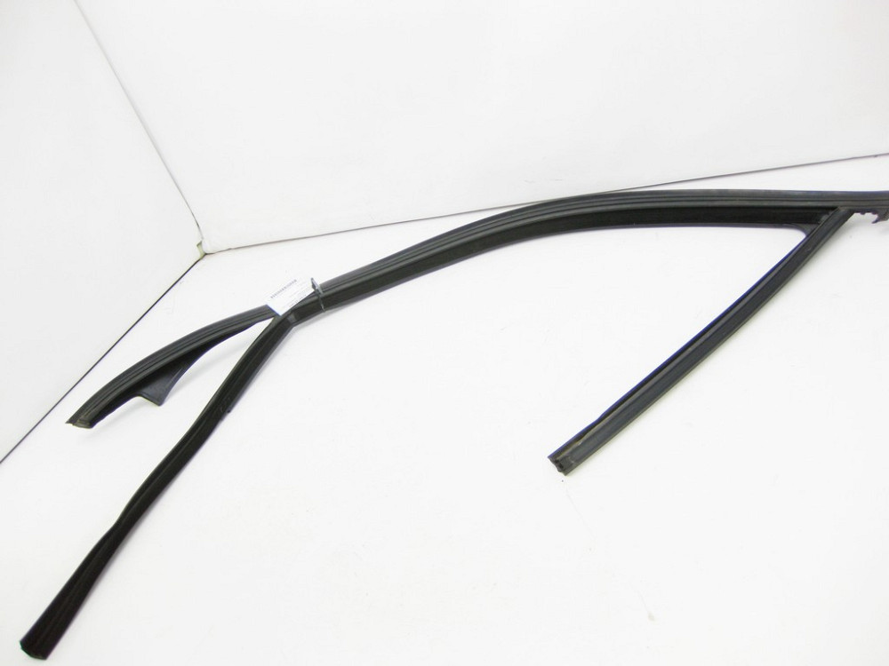 Mercedes-Benz  A1667251900 Гумовий ущільнювач - напрямна скла передніх лівих дверей GL/GLS X166 Одеса - фото 3