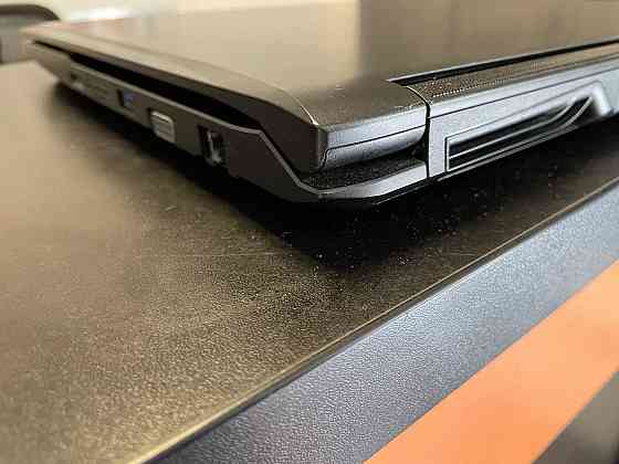 Ігровий ноутбук Sager б/у стан гарний Київ